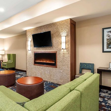 Comfort Inn & Suites Ames Near Isu Campus Eksteriør bilde