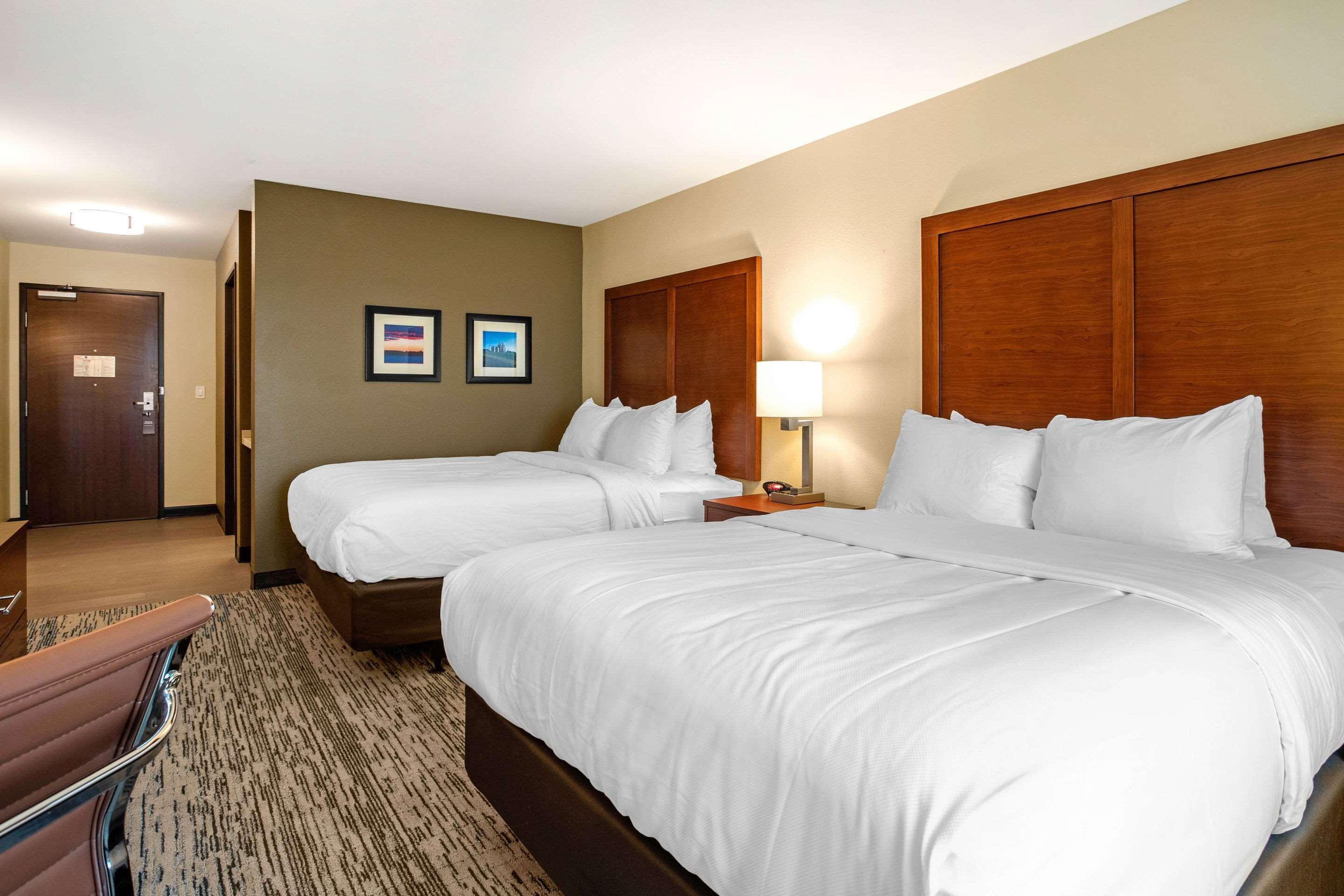 Comfort Inn & Suites Ames Near Isu Campus Eksteriør bilde