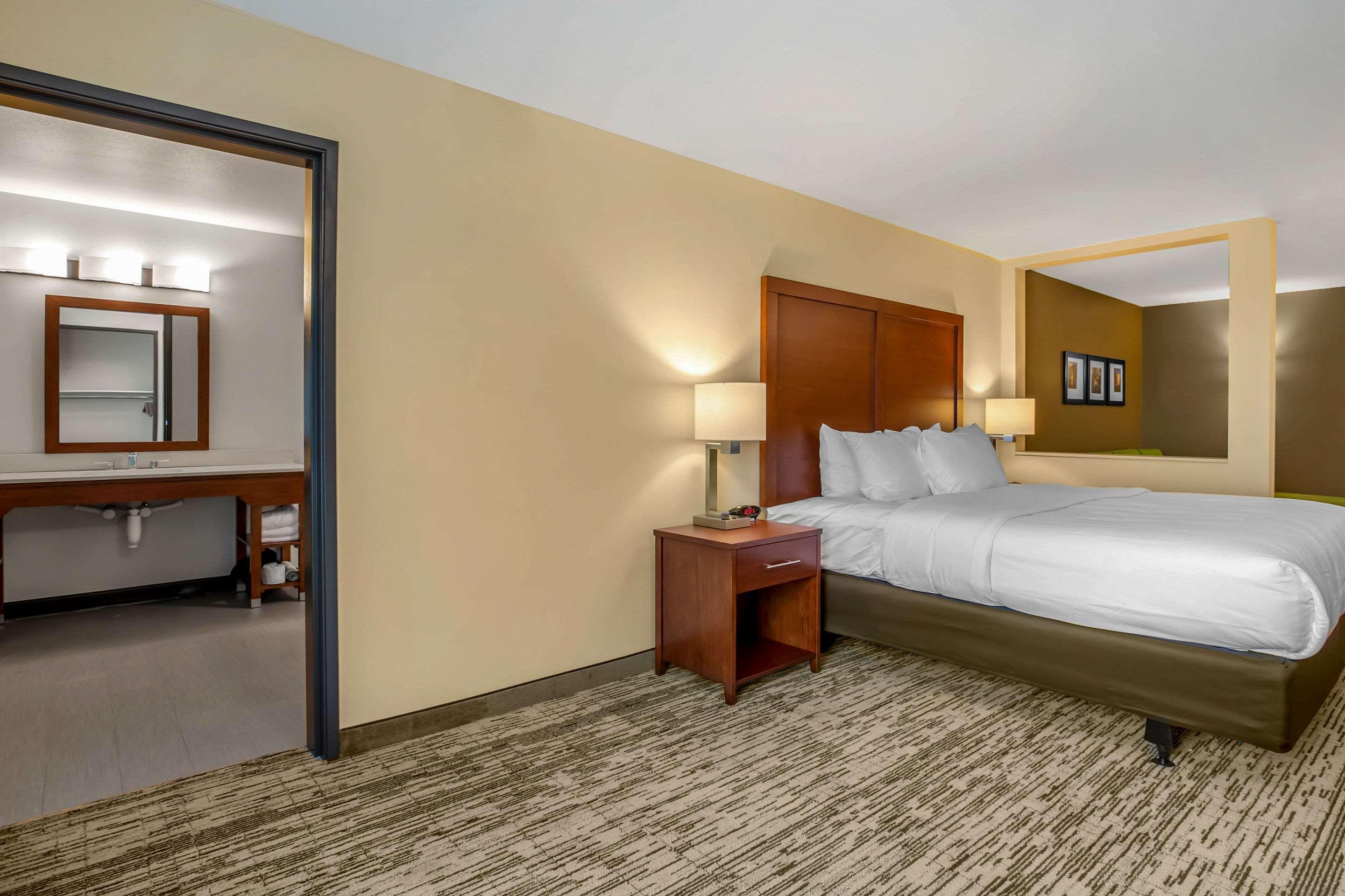 Comfort Inn & Suites Ames Near Isu Campus Eksteriør bilde
