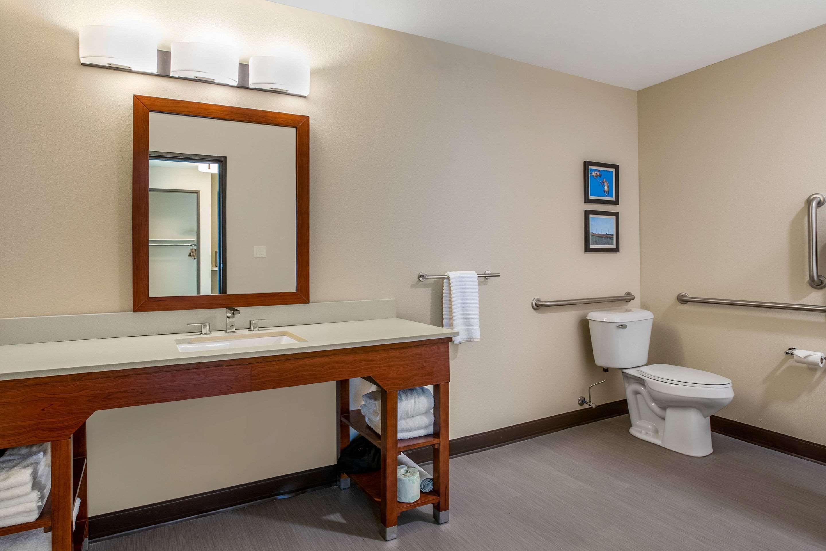 Comfort Inn & Suites Ames Near Isu Campus Eksteriør bilde