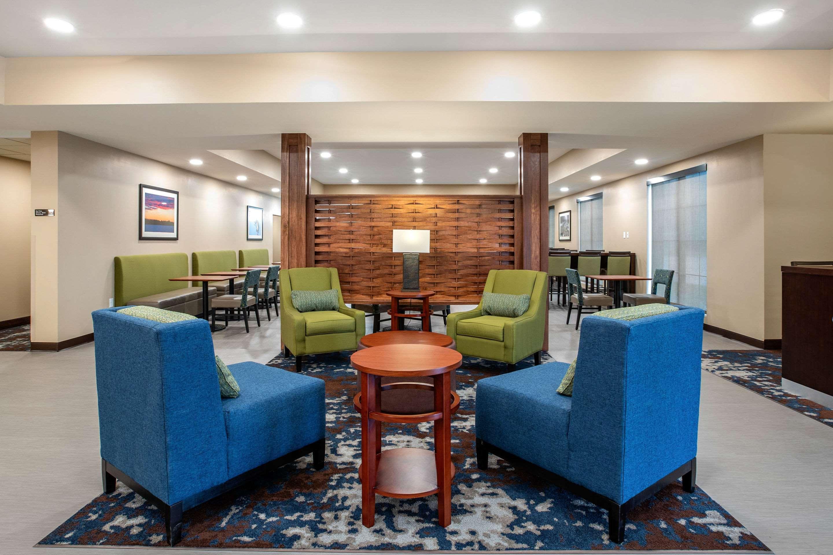Comfort Inn & Suites Ames Near Isu Campus Eksteriør bilde