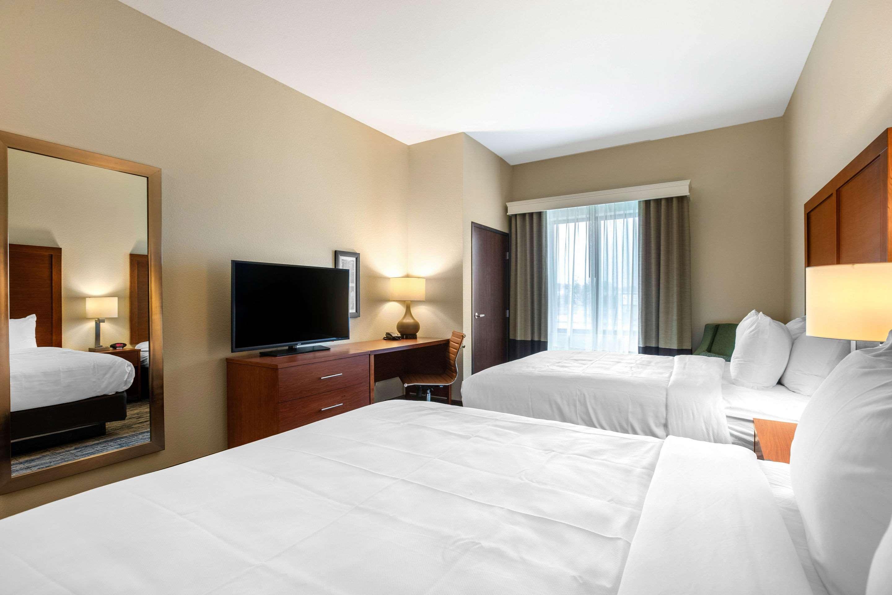 Comfort Inn & Suites Ames Near Isu Campus Eksteriør bilde