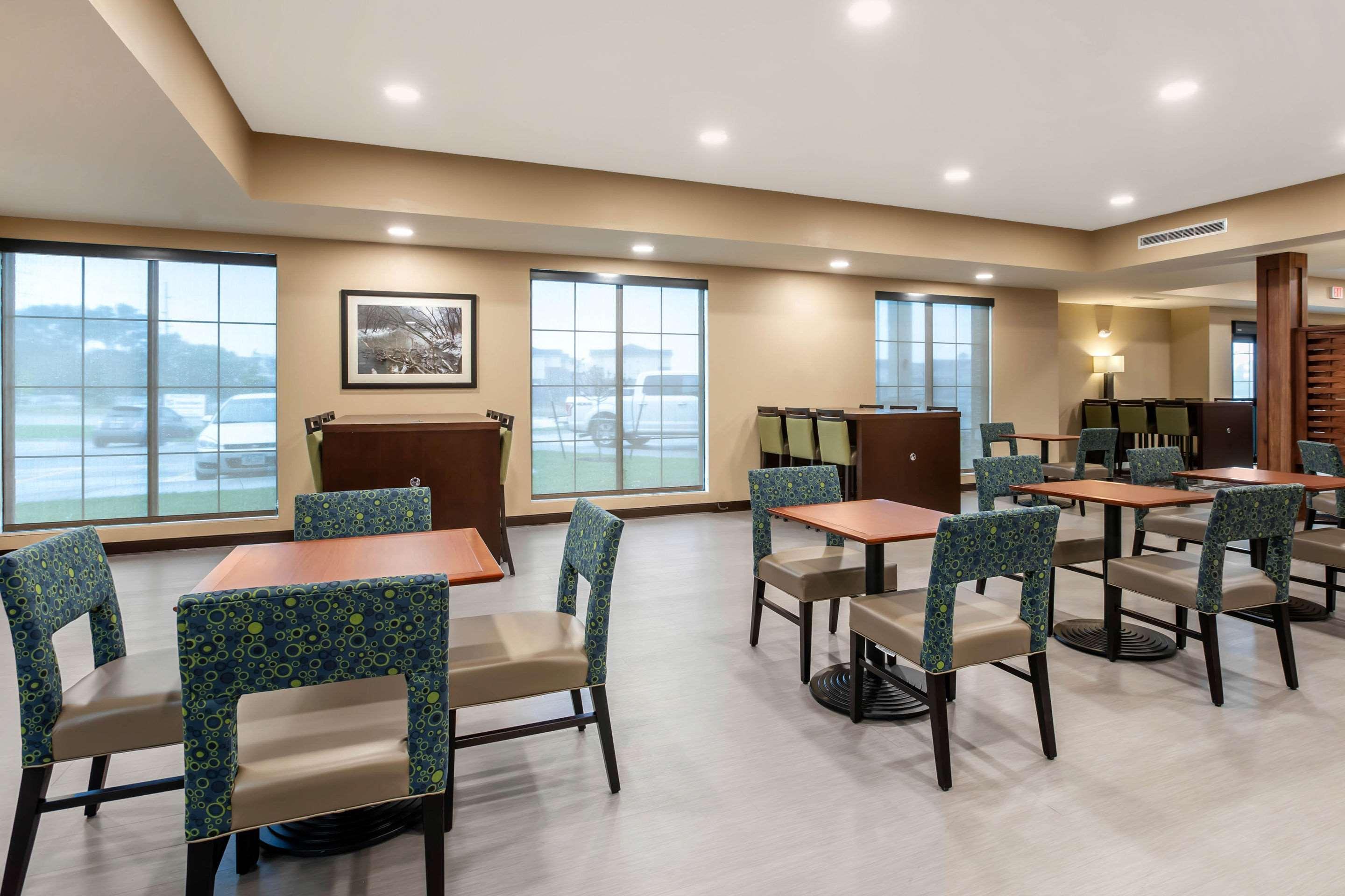 Comfort Inn & Suites Ames Near Isu Campus Eksteriør bilde