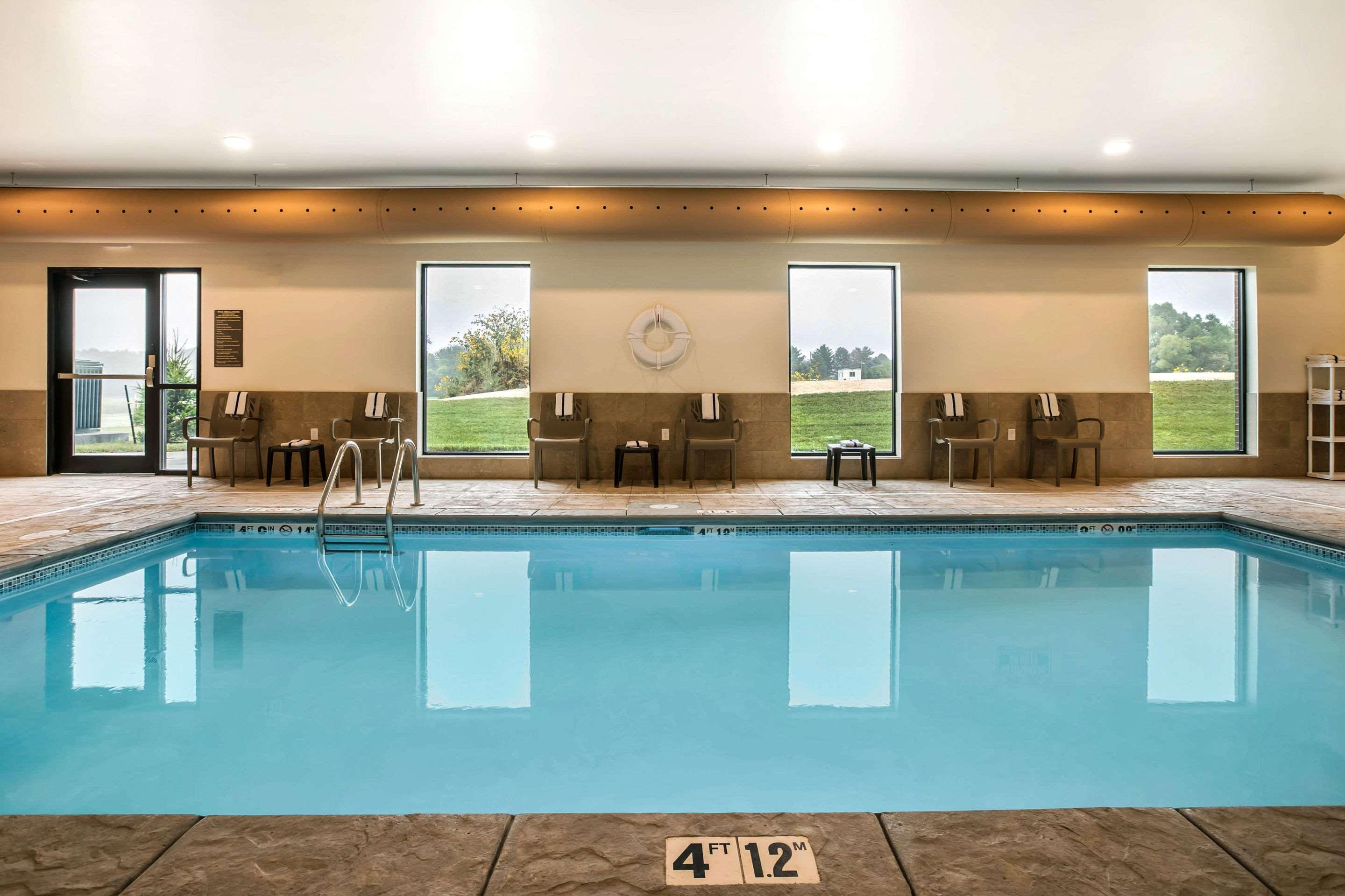 Comfort Inn & Suites Ames Near Isu Campus Eksteriør bilde